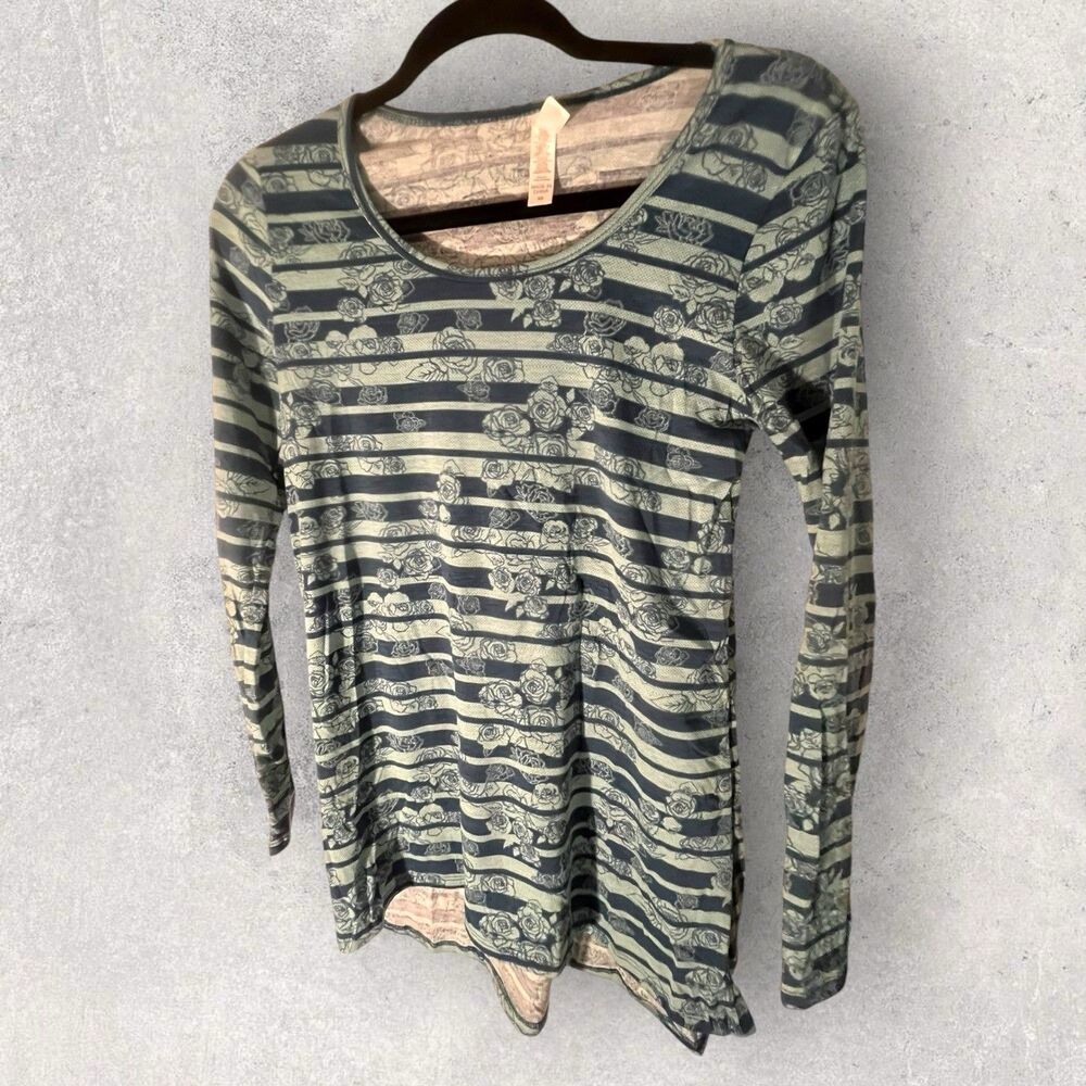 LuLaRoe Lynnae Long Sleeve Shirt-Size XSmall- Green Floral-NWT